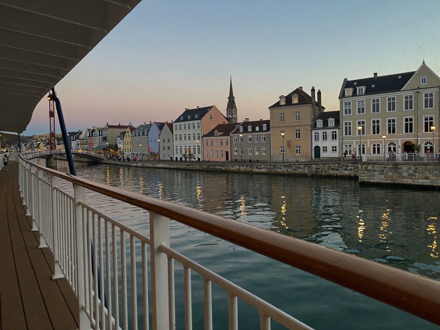 Arriving at the old town
